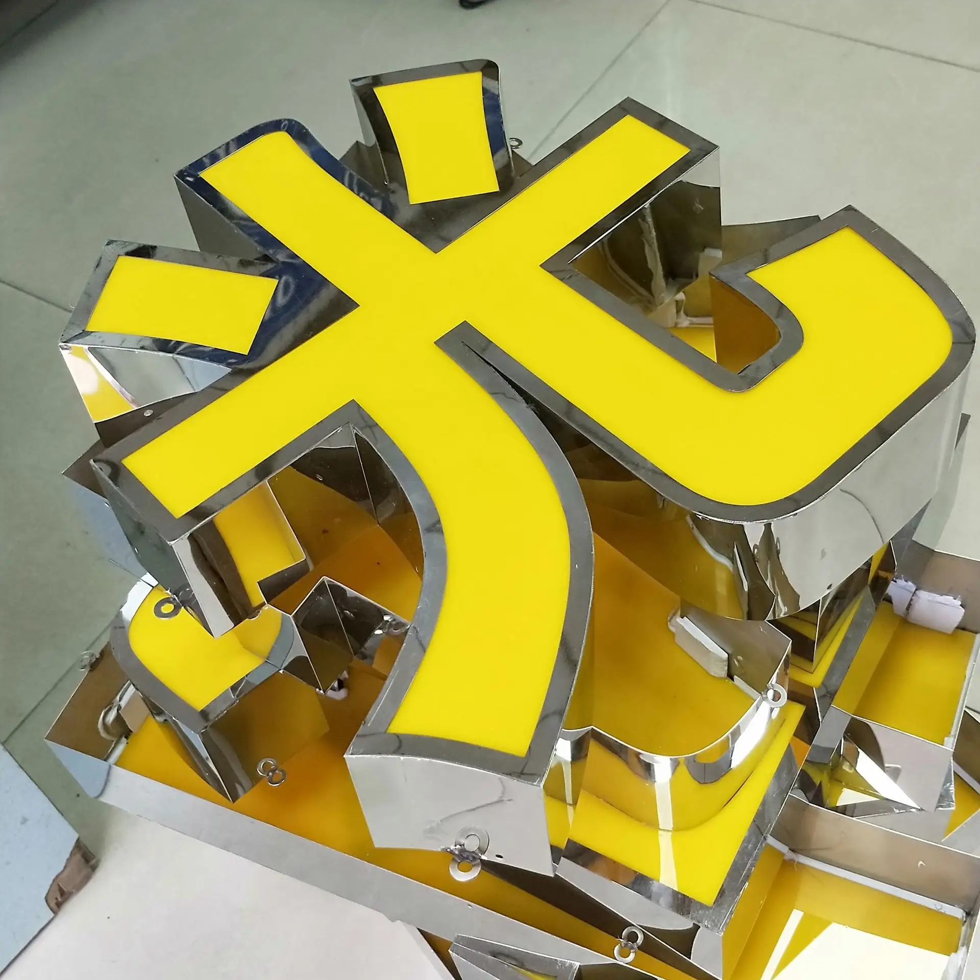 成都广告公司发光字午夜性爱网址的基本要素分享